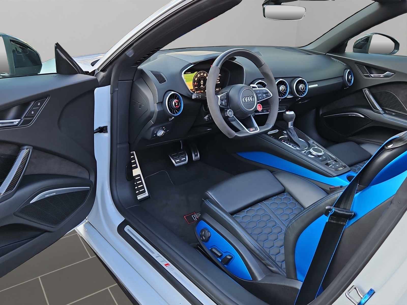 AUDI TT Roadster TTRS S-tronic-image-7