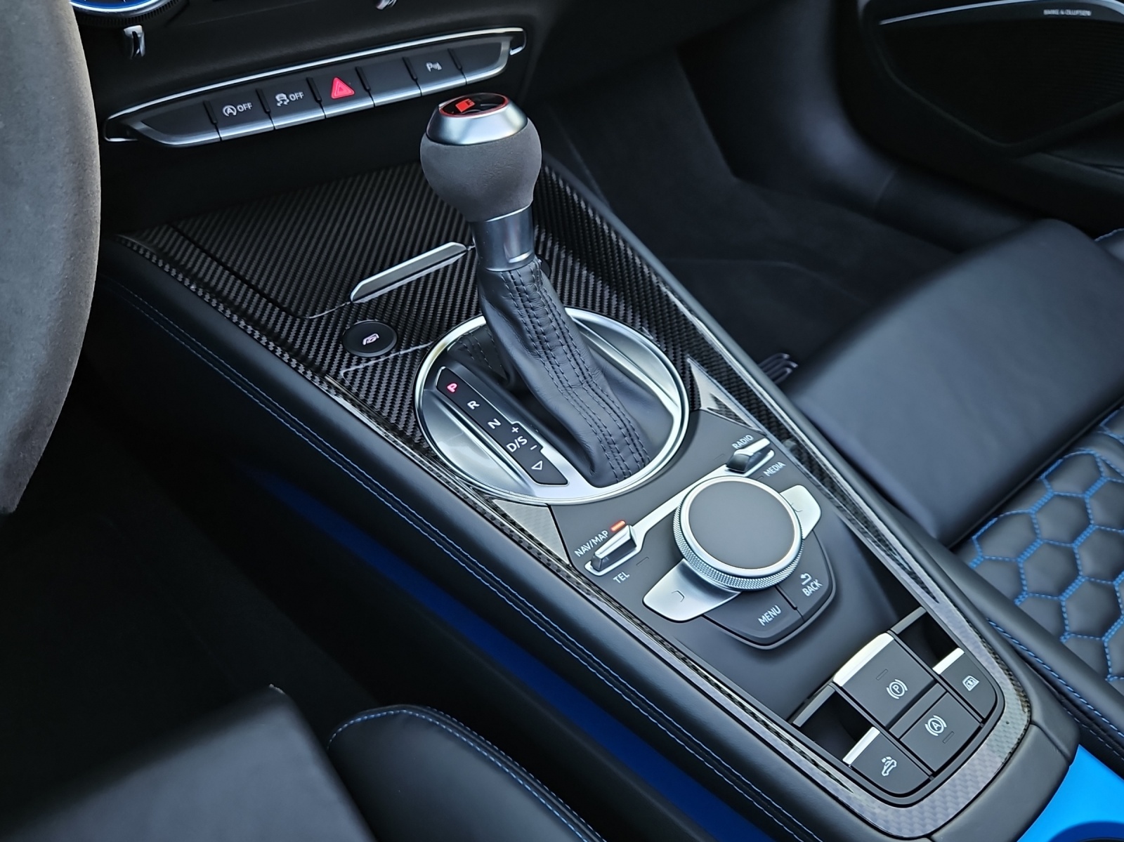 AUDI TT Roadster TTRS S-tronic-image-12