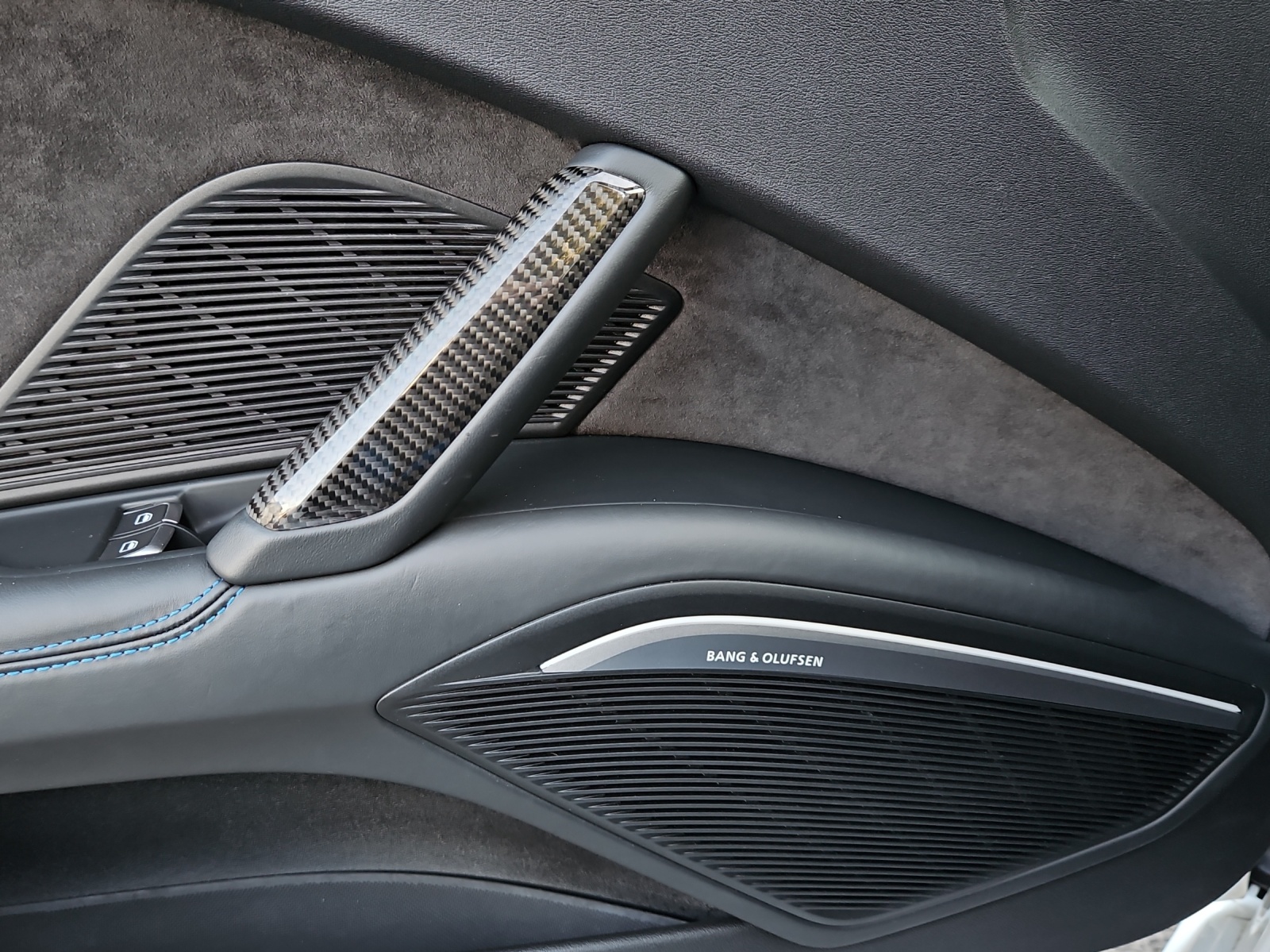AUDI TT Roadster TTRS S-tronic-image-14