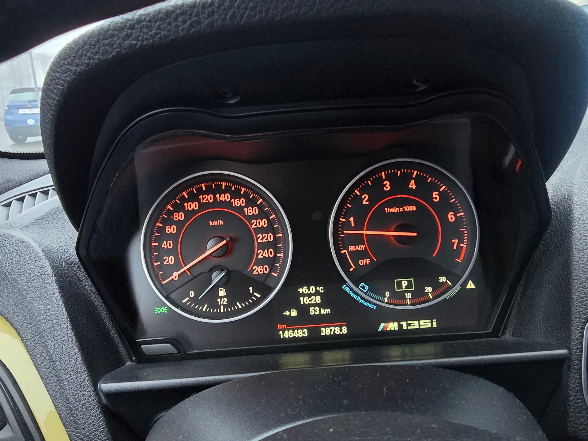 BMW M135i xDrive Steptronic-image-18