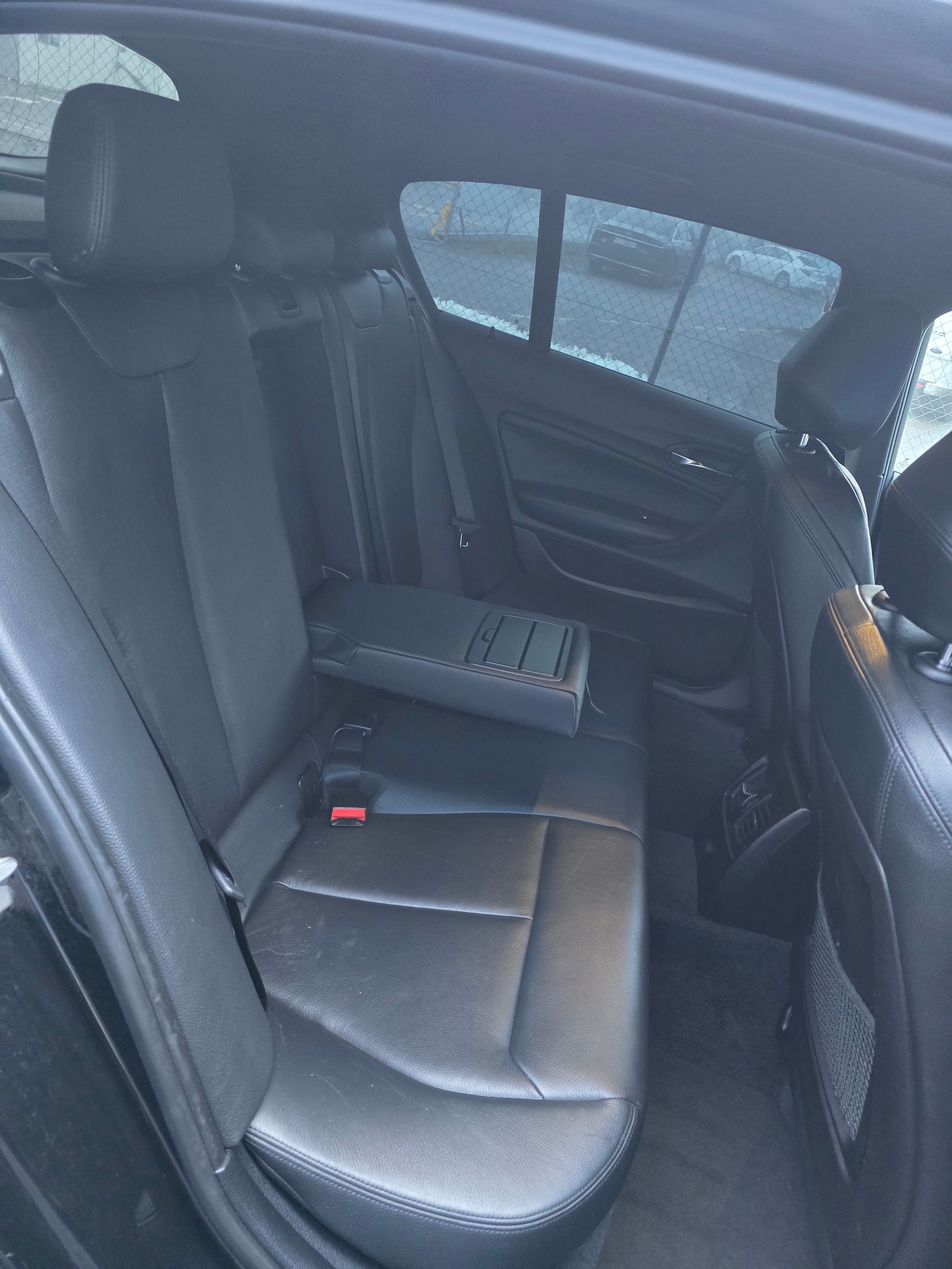 BMW M135i xDrive Steptronic-image-25