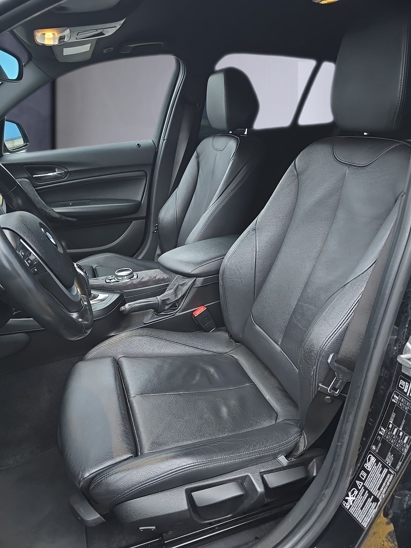 BMW M135i xDrive Steptronic-image-27