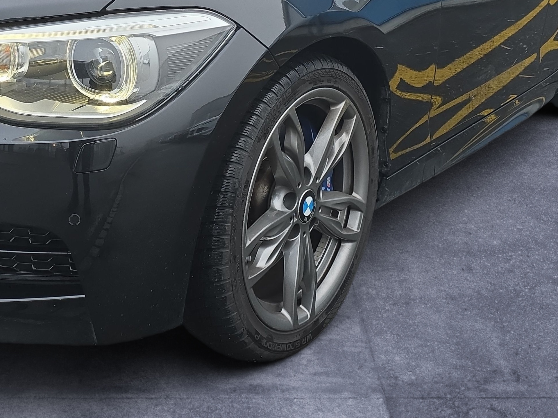 BMW M135i xDrive Steptronic-image-4