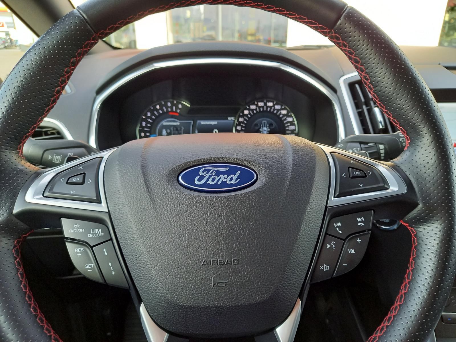 FORD S-Max 2.0 TDCi ST-Line AWD Automatic-image-5