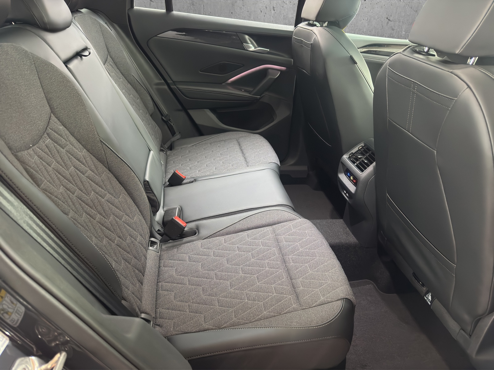 VW Tiguan 1.5 TSI evo2 eHybrid Life DSG-image-12