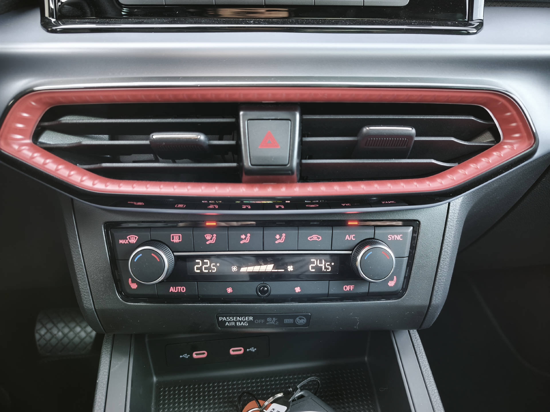 SEAT Ibiza 1.0 TSI 115 FR DSG-image-12