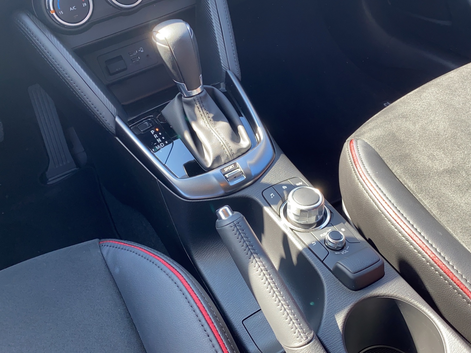 Image MAZDA 2 2 SKYACTIV-G 90 Homura Aka Automat