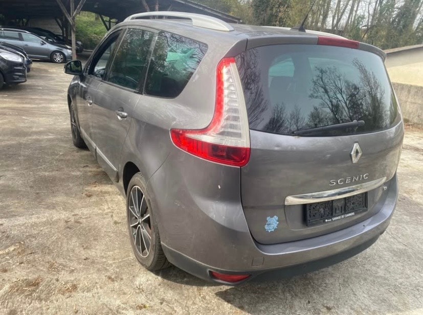 RENAULT Scénic 1.2 16V Turbo Expression-image-2
