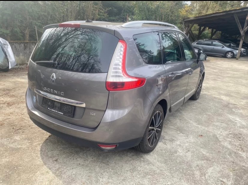 RENAULT Scénic 1.2 16V Turbo Expression-image-3