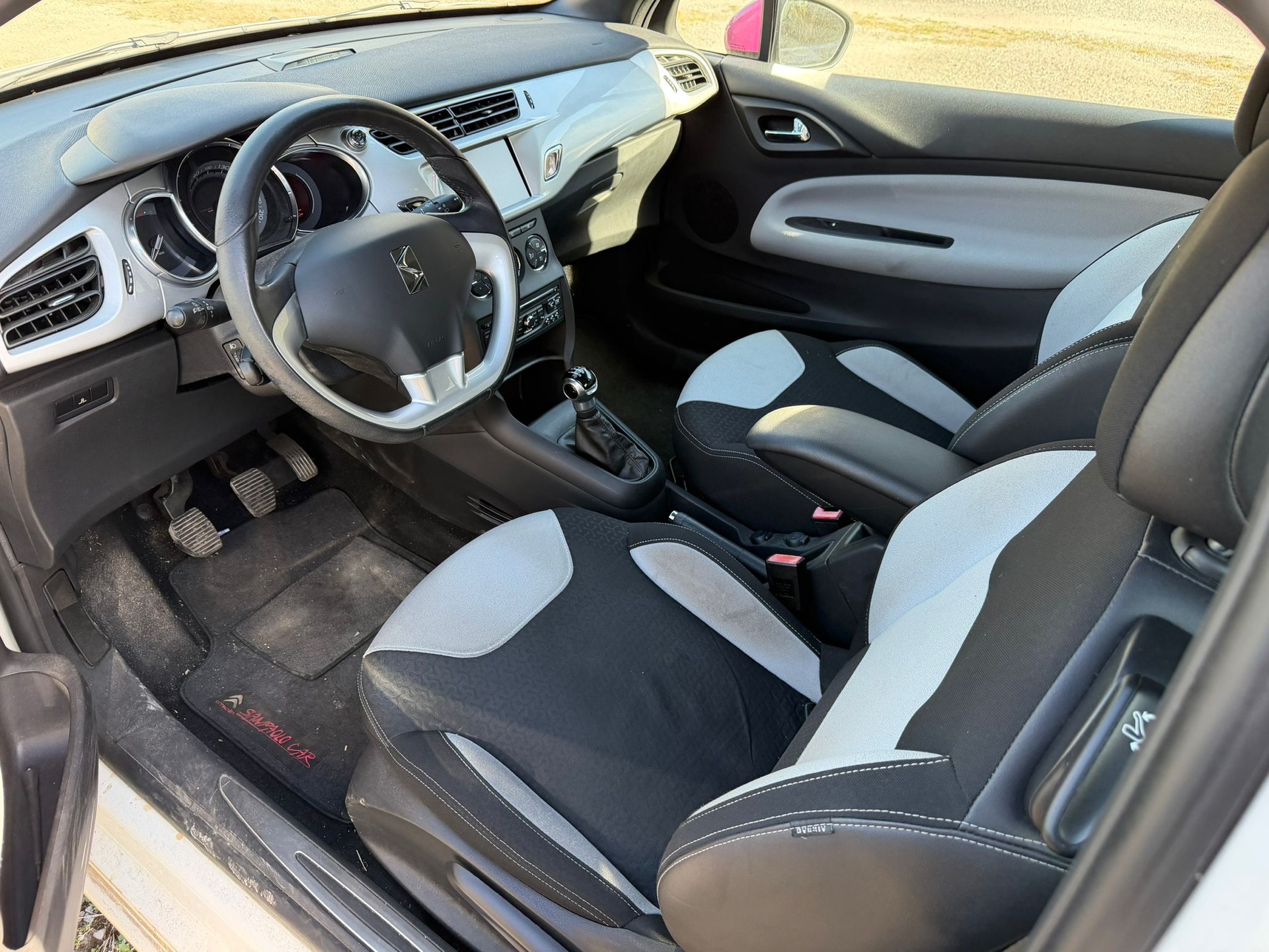 DS AUTOMOBILES DS3 1.4 VTi Chic-image-6