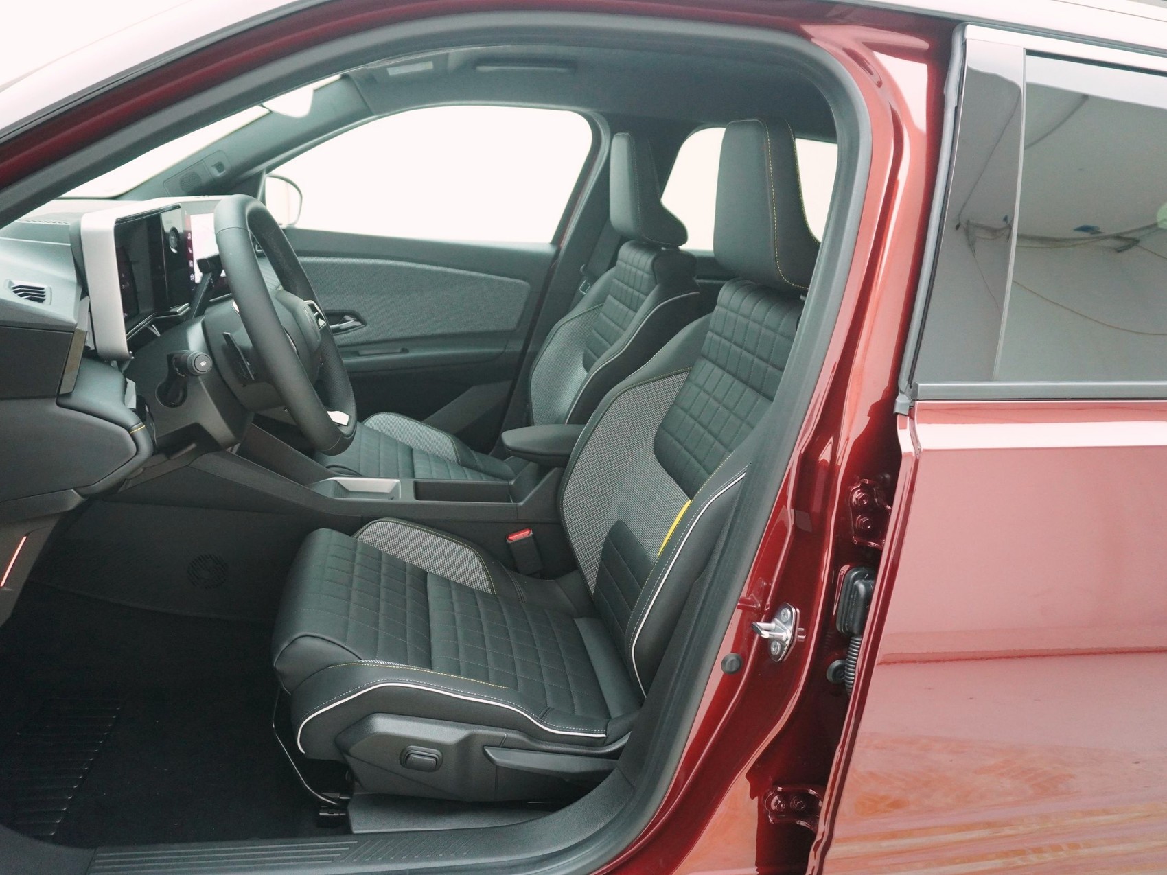 RENAULT R4 E-Tech Comfort Range iconic-image-11