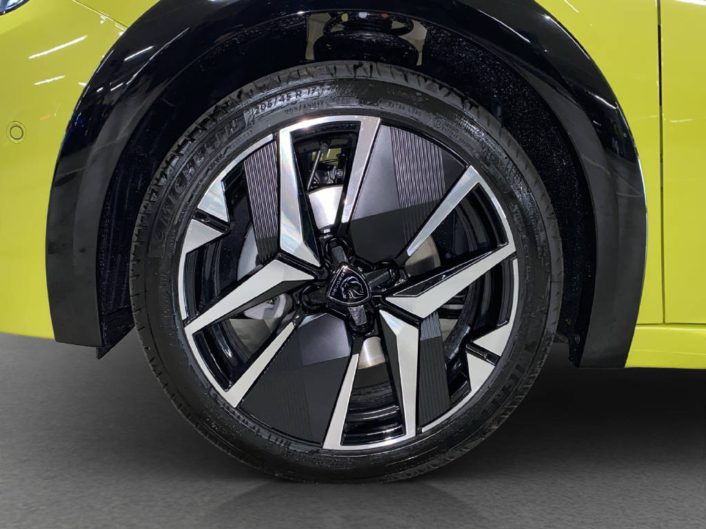 PEUGEOT 208 1.2 Hybrid 145 GT-image-14