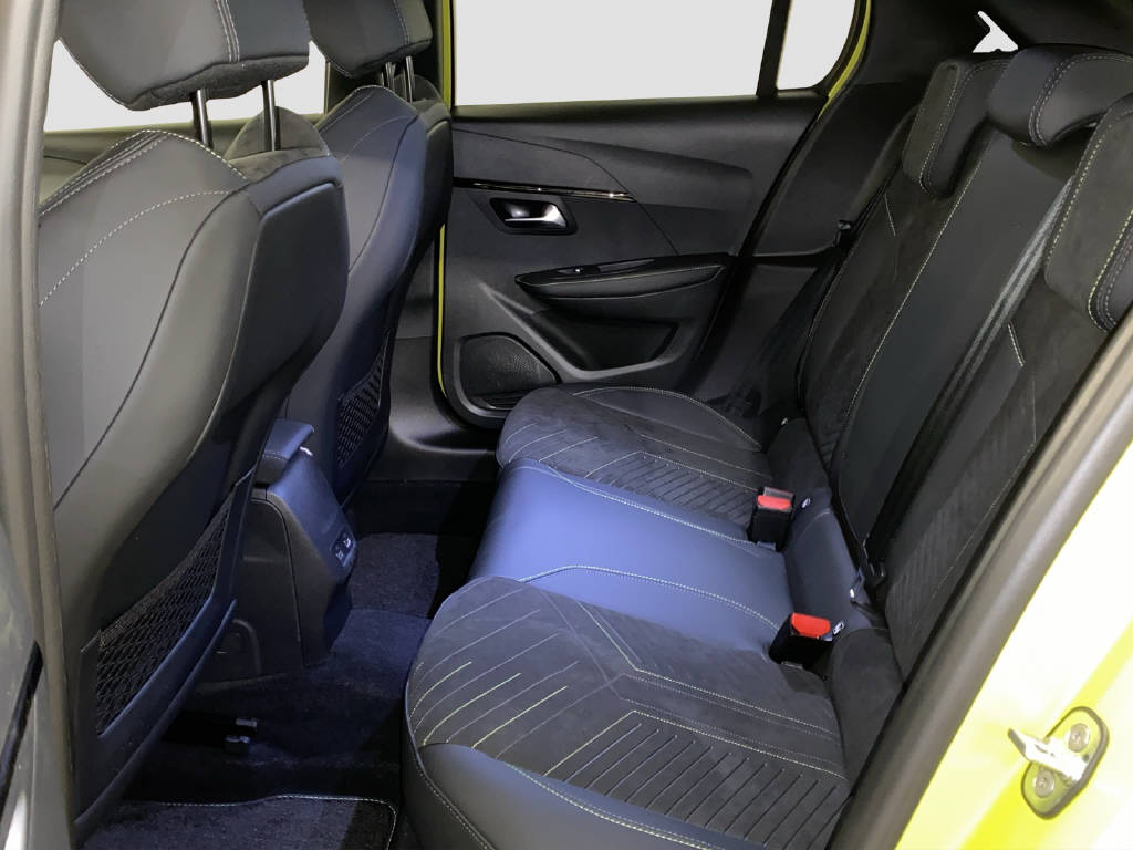 PEUGEOT 208 1.2 Hybrid 145 GT-image-12