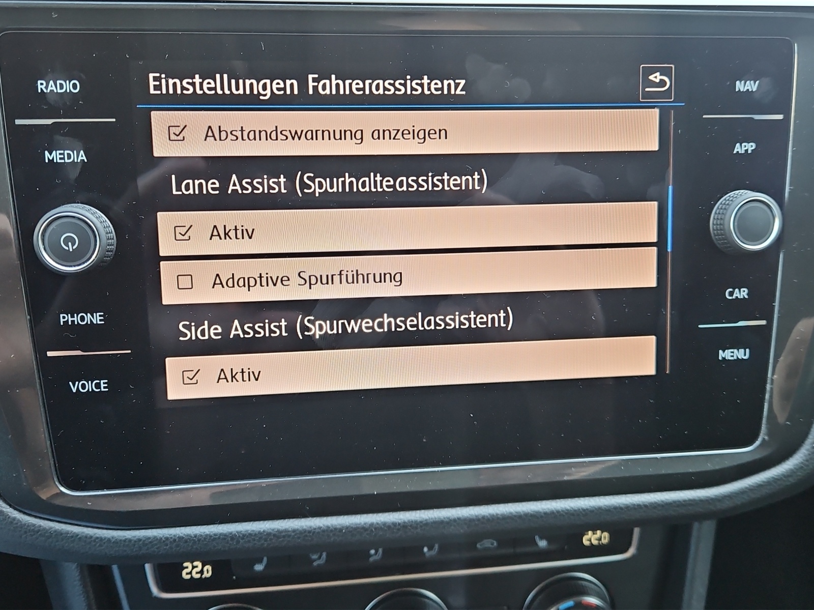 VW VW Tiguan R-Line 2.0 TSI 4Motion-image-9