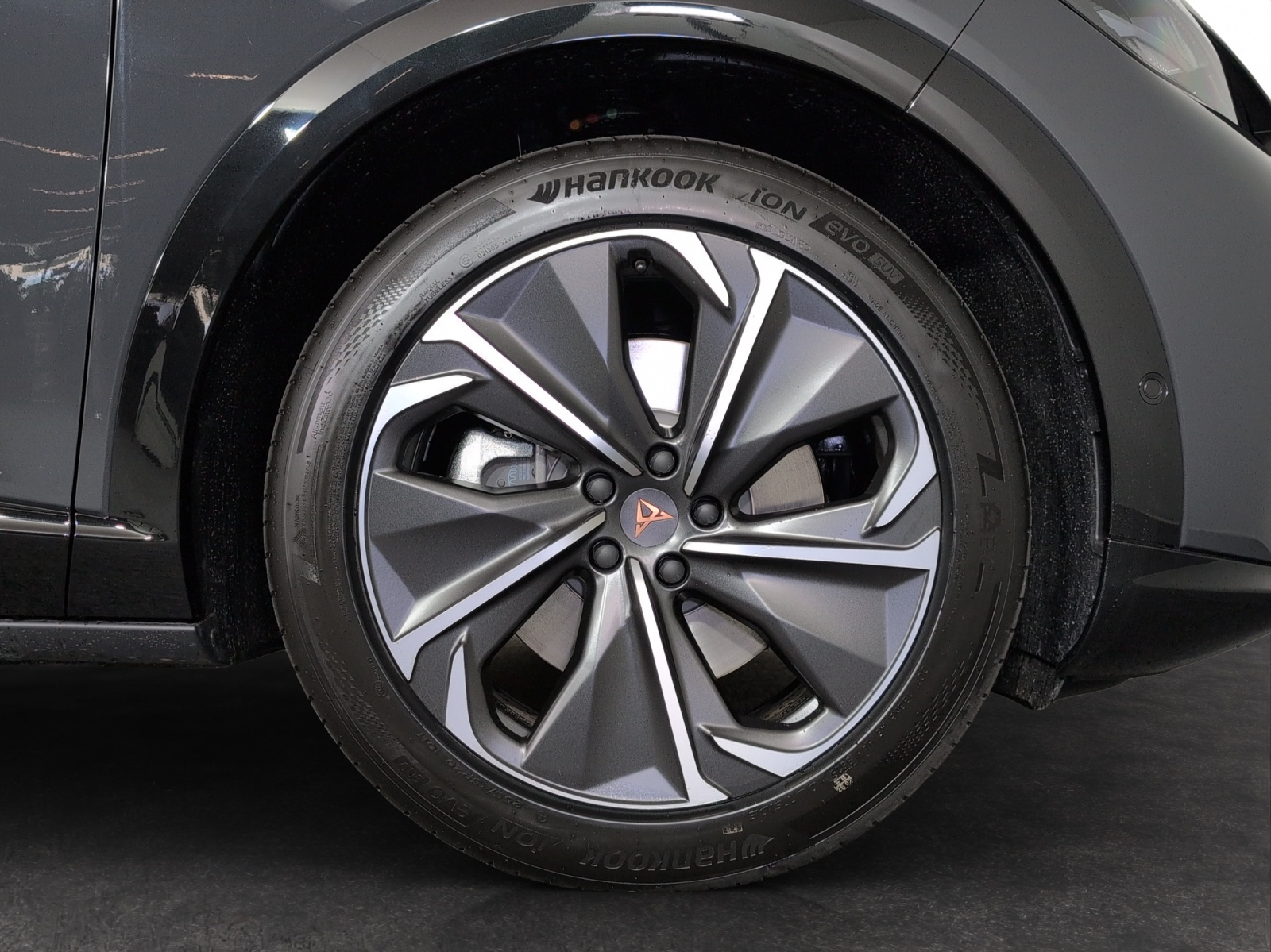 CUPRA Tavascan 77 kWh Edge 4D-image-4