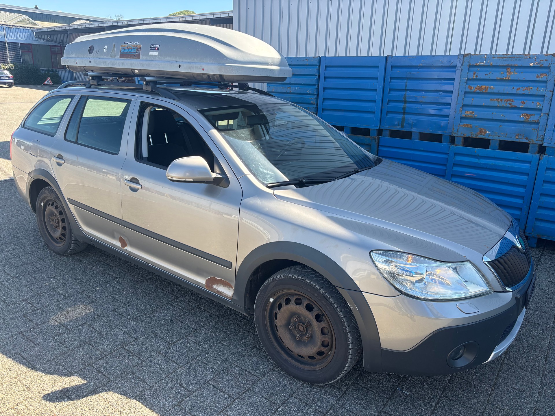 SKODA Octavia Combi 2.0 TDI Scout 4x4 DSG-image-2