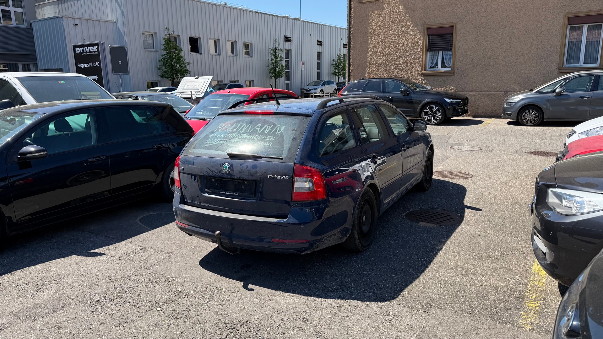 SKODA Octavia Combi 1.6 TDI Ambiente-image-2