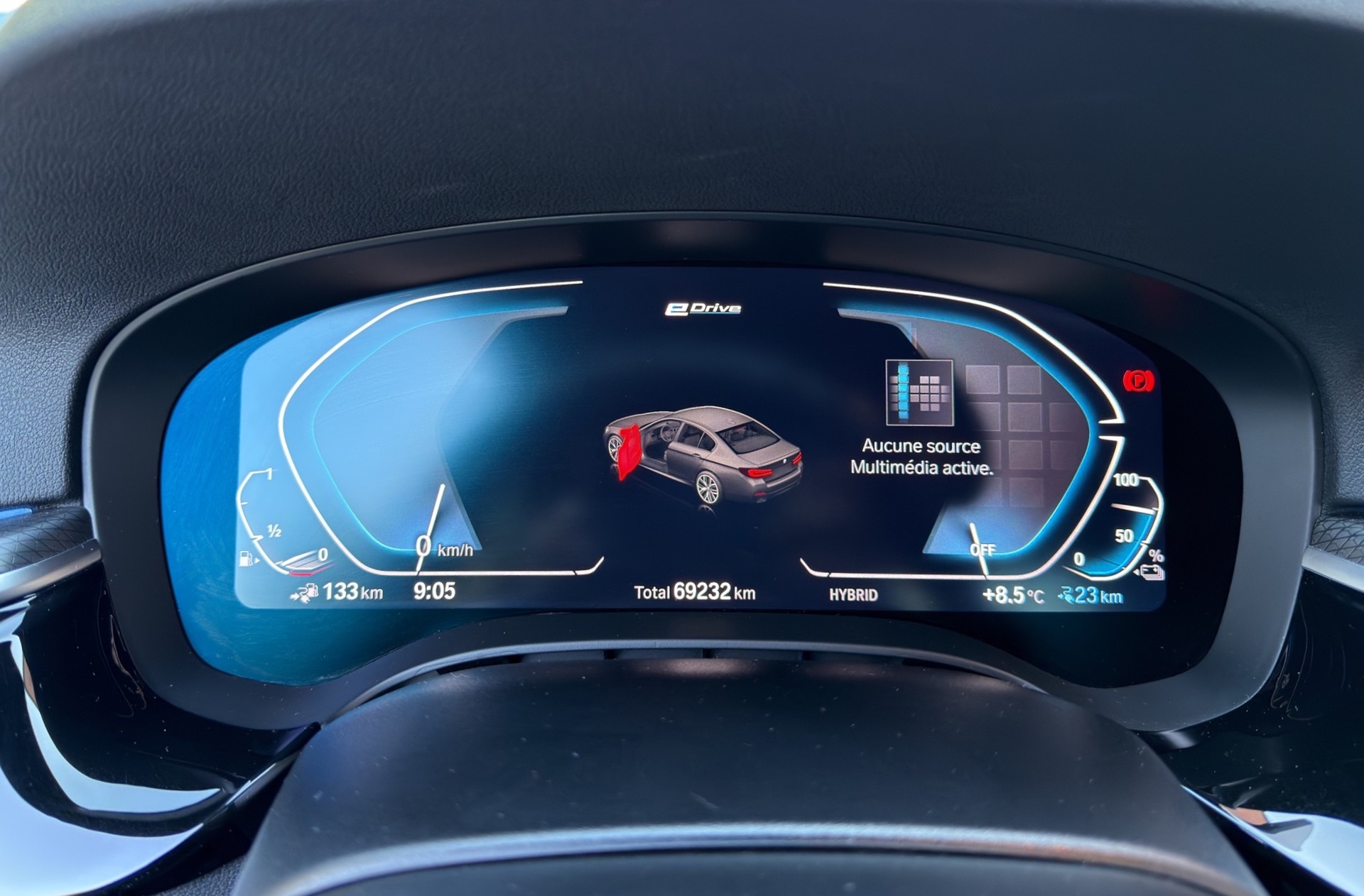 BMW 530e xDrive M Sport Steptronic-image-17