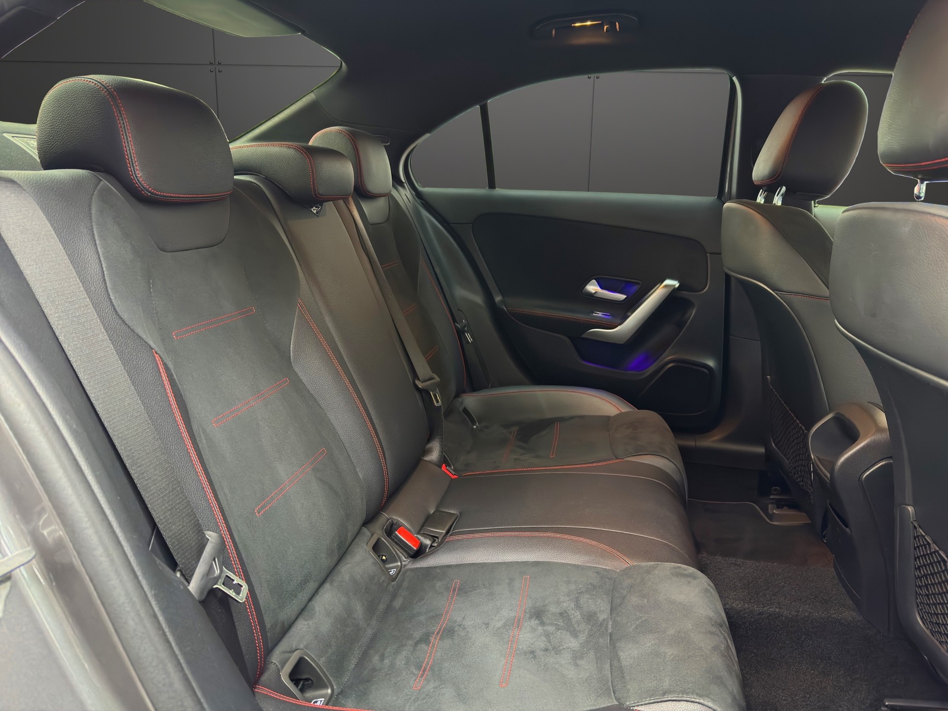MERCEDES-BENZ A 250 AMG Line 7G-DCT-image-14