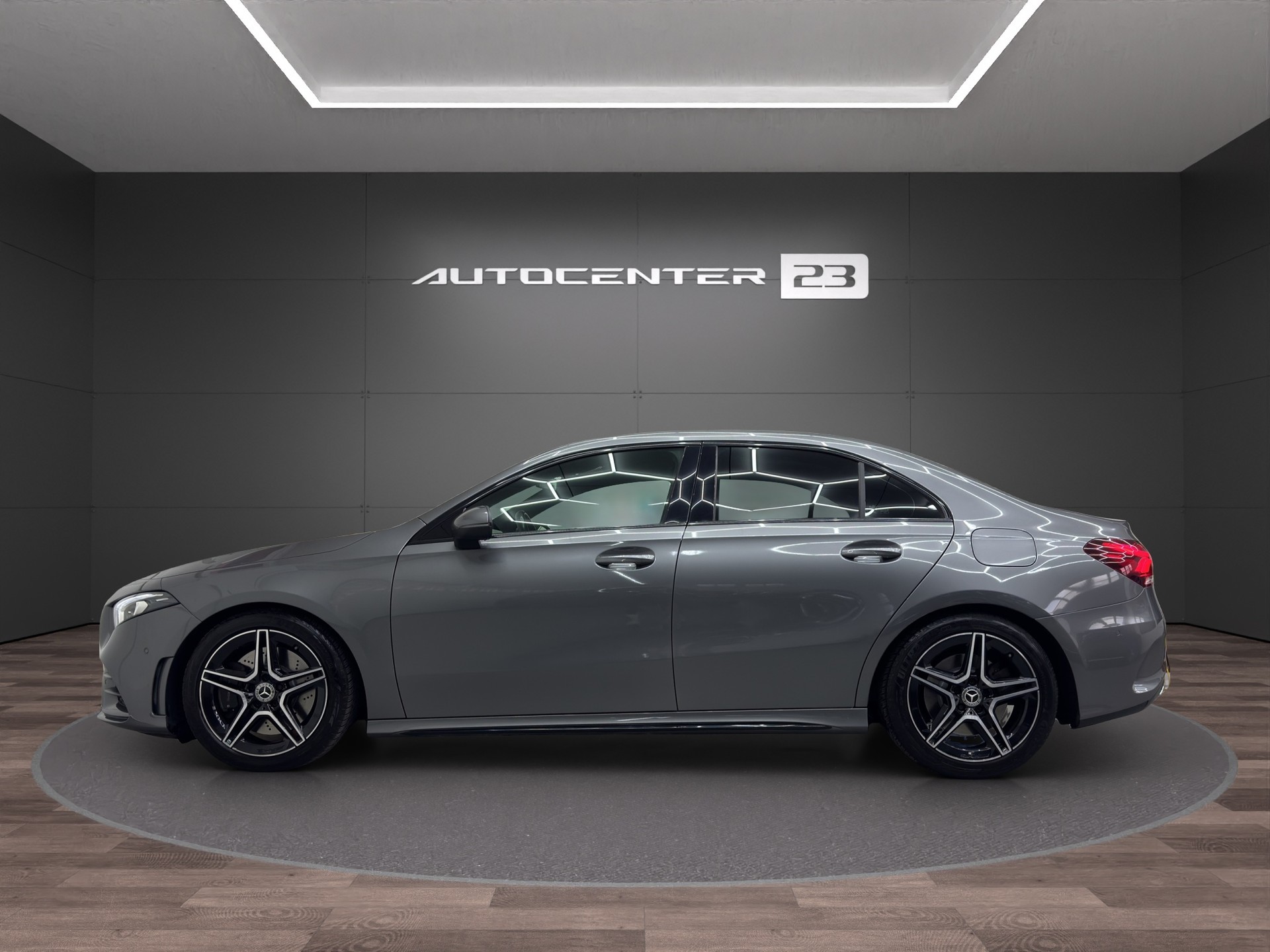 MERCEDES-BENZ A 250 AMG Line 7G-DCT-image-6