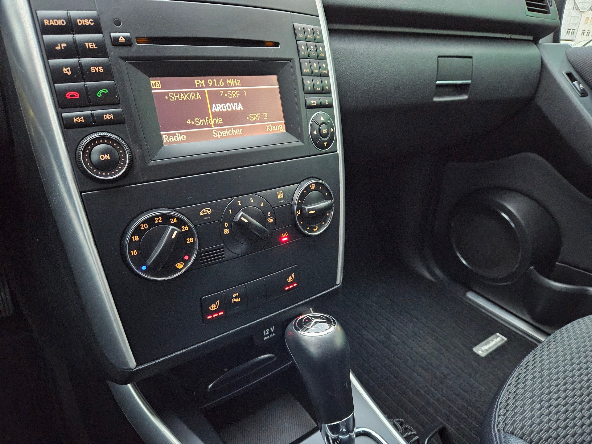 MERCEDES-BENZ A 200 Avantgarde Automat-image-15