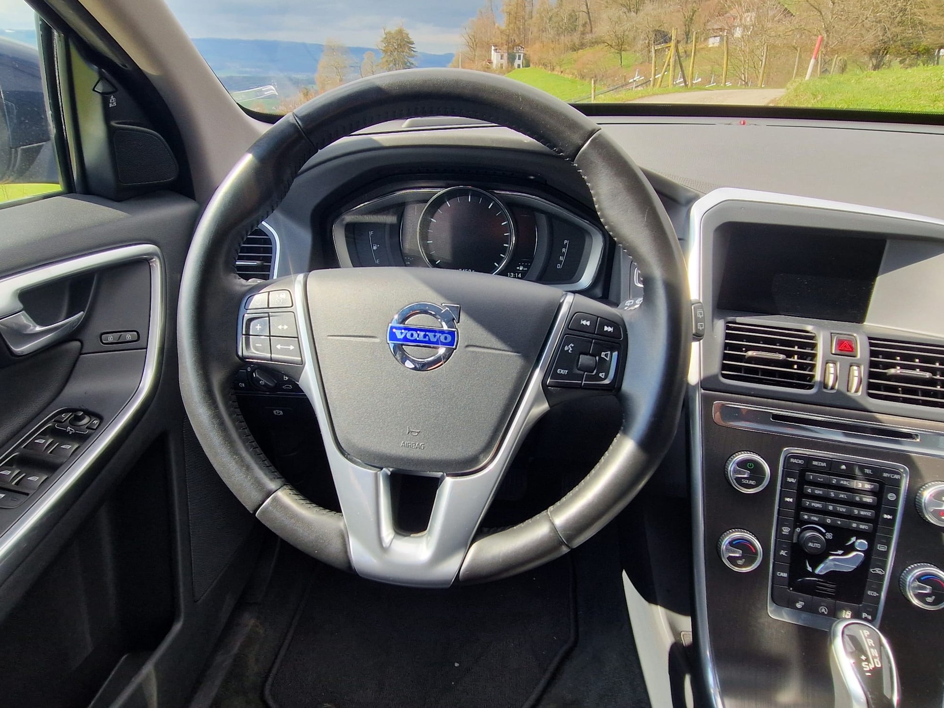 VOLVO XC60 T5 Summum Geartronic-image-5