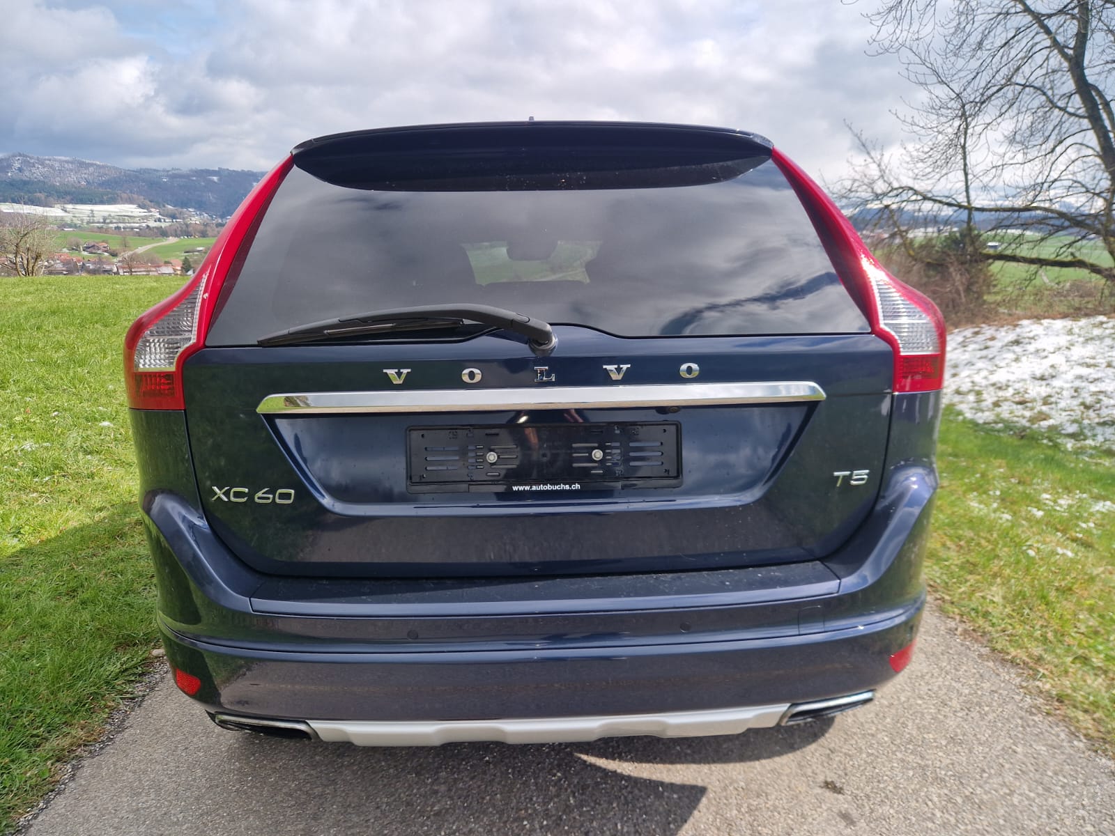 VOLVO XC60 T5 Summum Geartronic-image-4