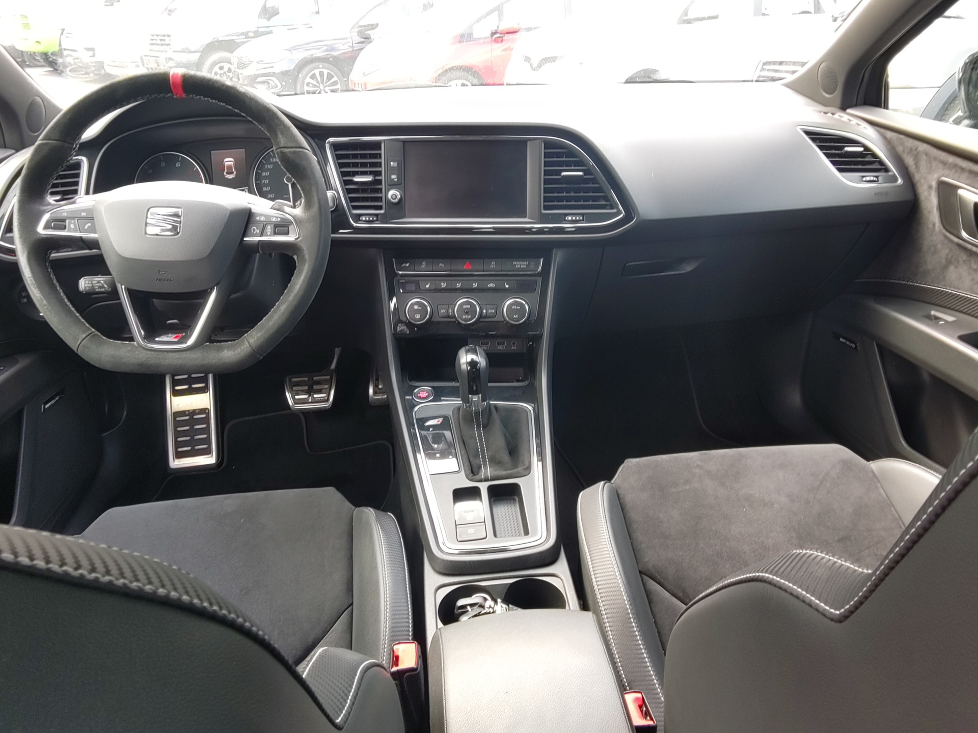 SEAT Leon 2.0 TSI Cupra 300 DSG-image-10
