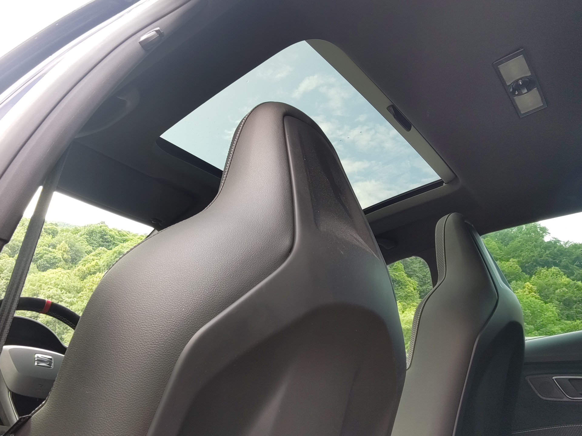 SEAT Leon 2.0 TSI Cupra 300 DSG-image-12