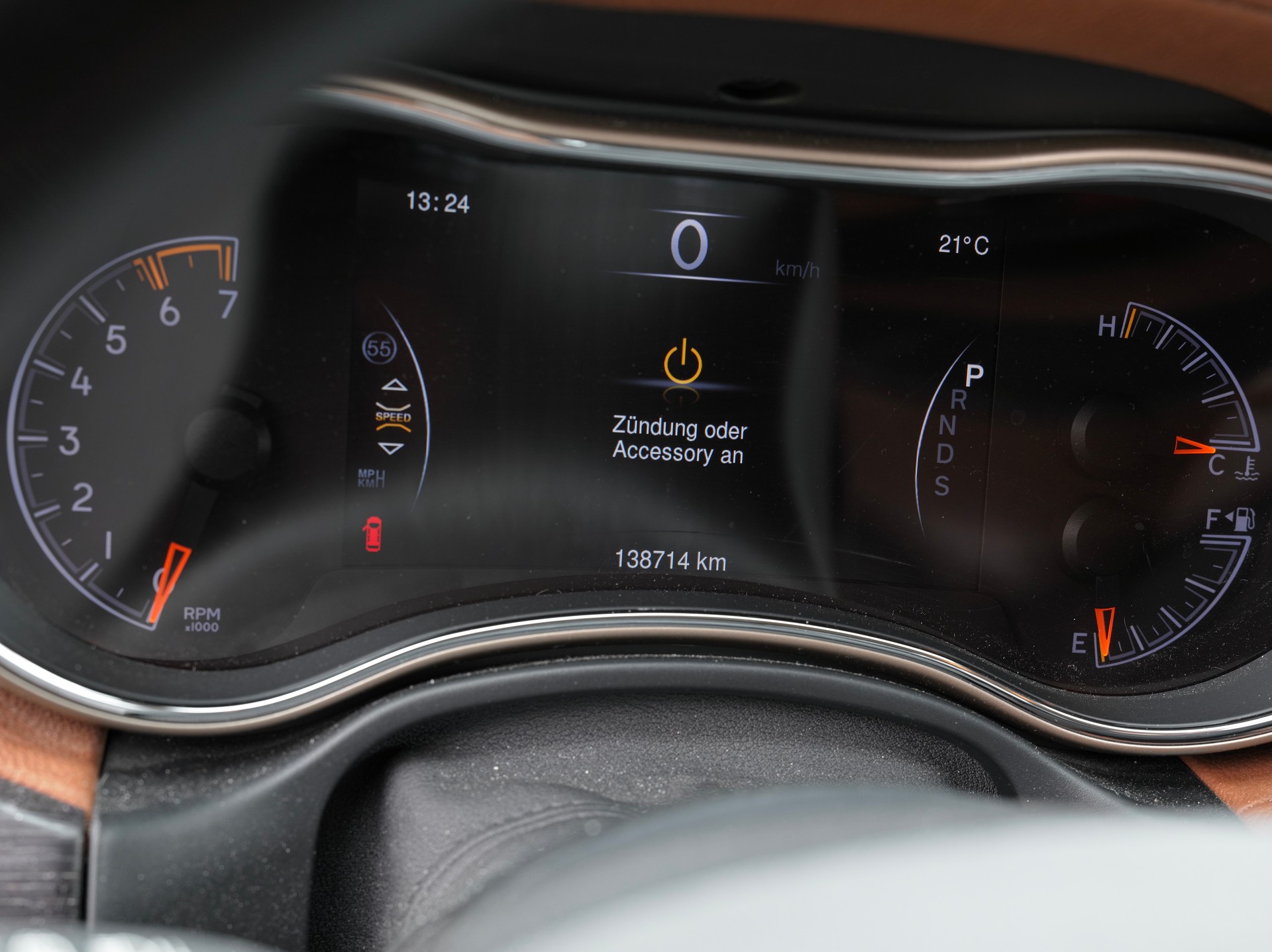 JEEP Grand Cherokee 5.7 V8 HEMI Summit Automatic-image-7