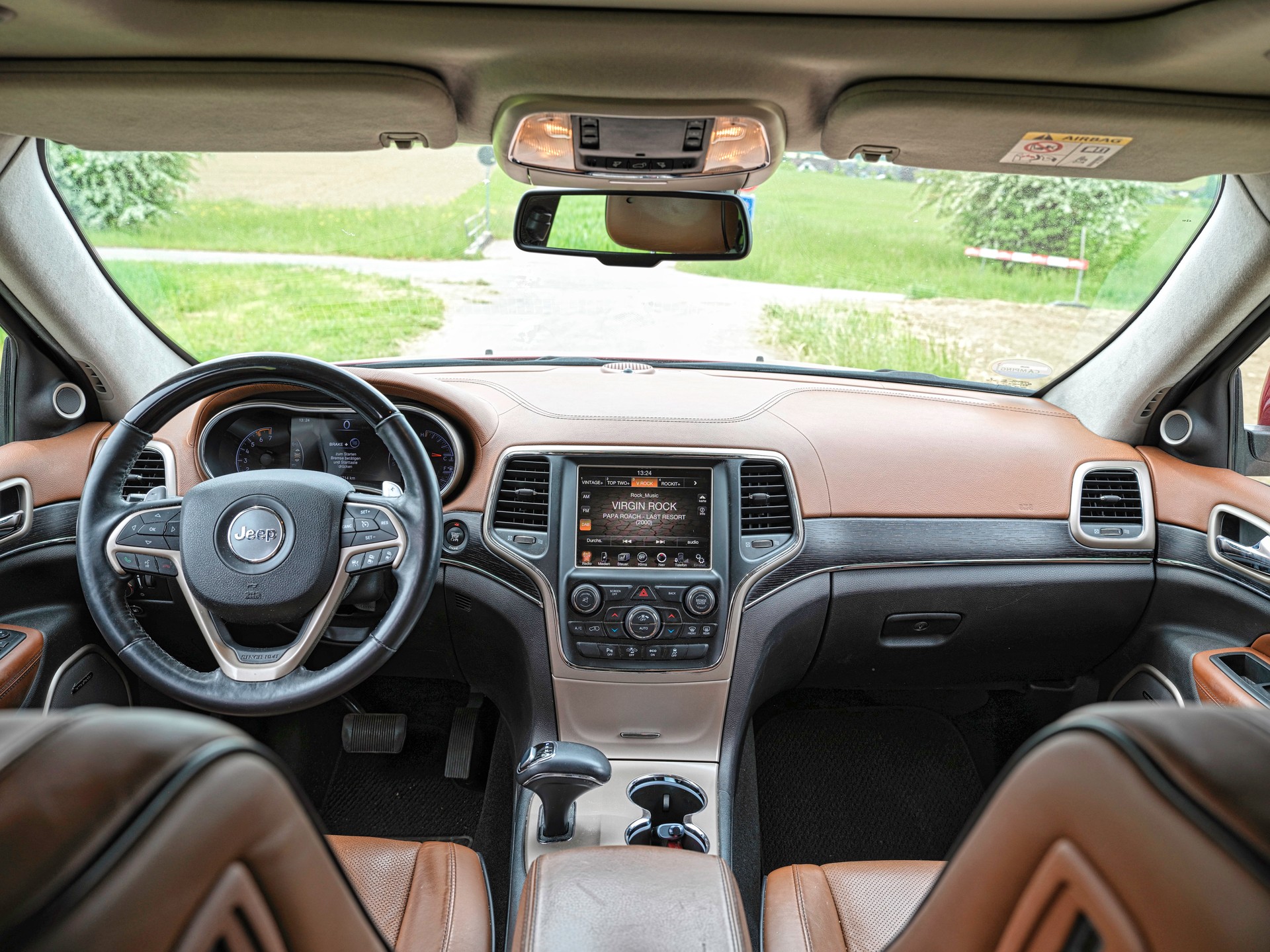 JEEP Grand Cherokee 5.7 V8 HEMI Summit Automatic-image-6