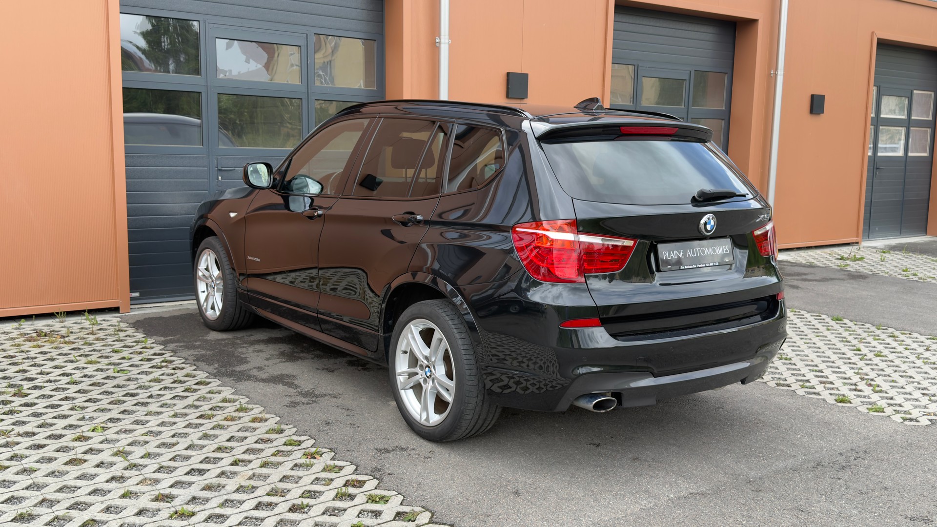 BMW X3 xDrive 20d -" Pack M * Capteur + Camera de Recul * intérieur cuir * jantes 19 pouces * sièges chauffants+électriques "-image-9