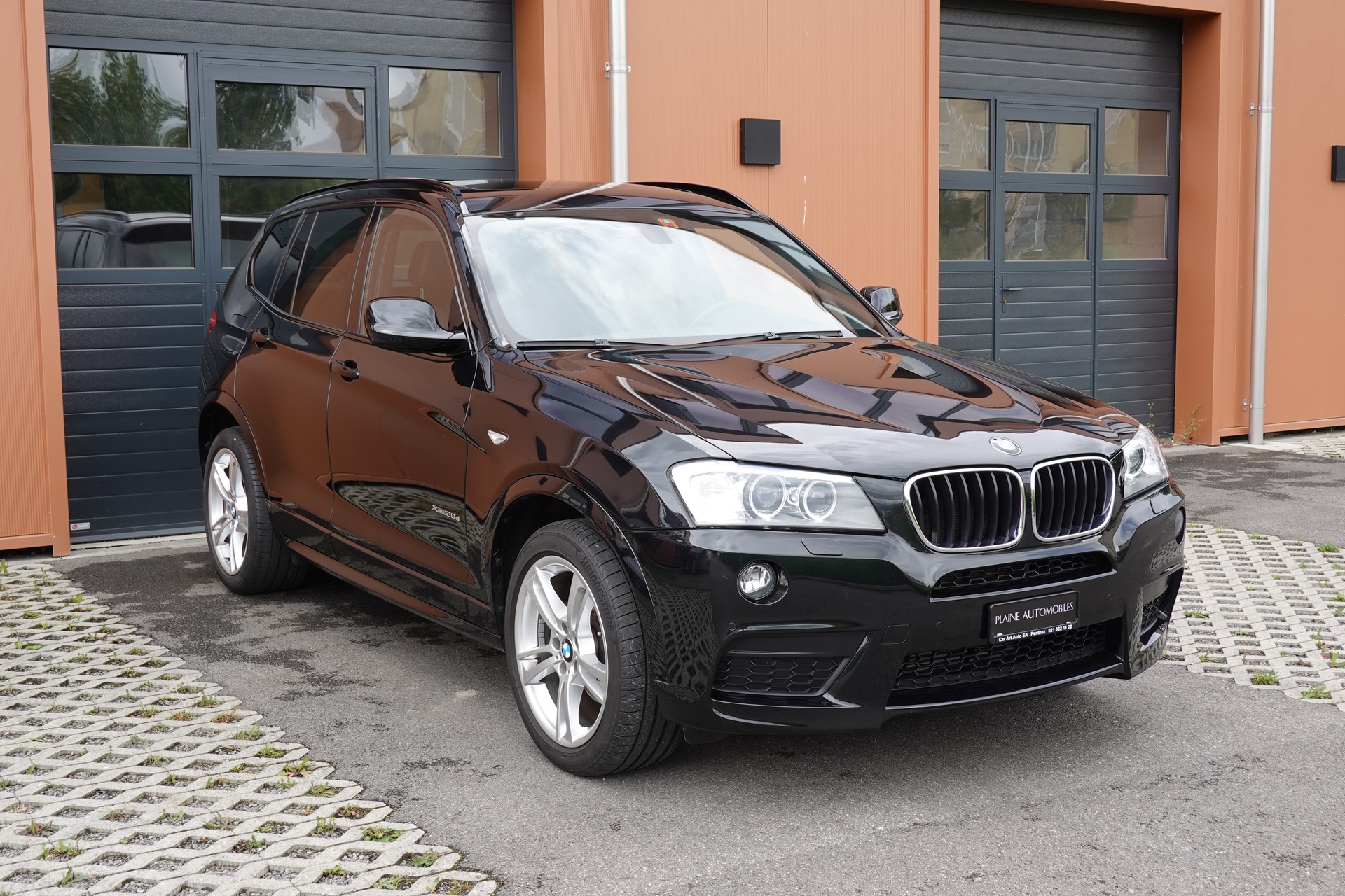 BMW X3 xDrive 20d -" Pack M * Capteur + Camera de Recul * intérieur cuir * jantes 19 pouces * sièges chauffants+électriques "-showroom-element-2