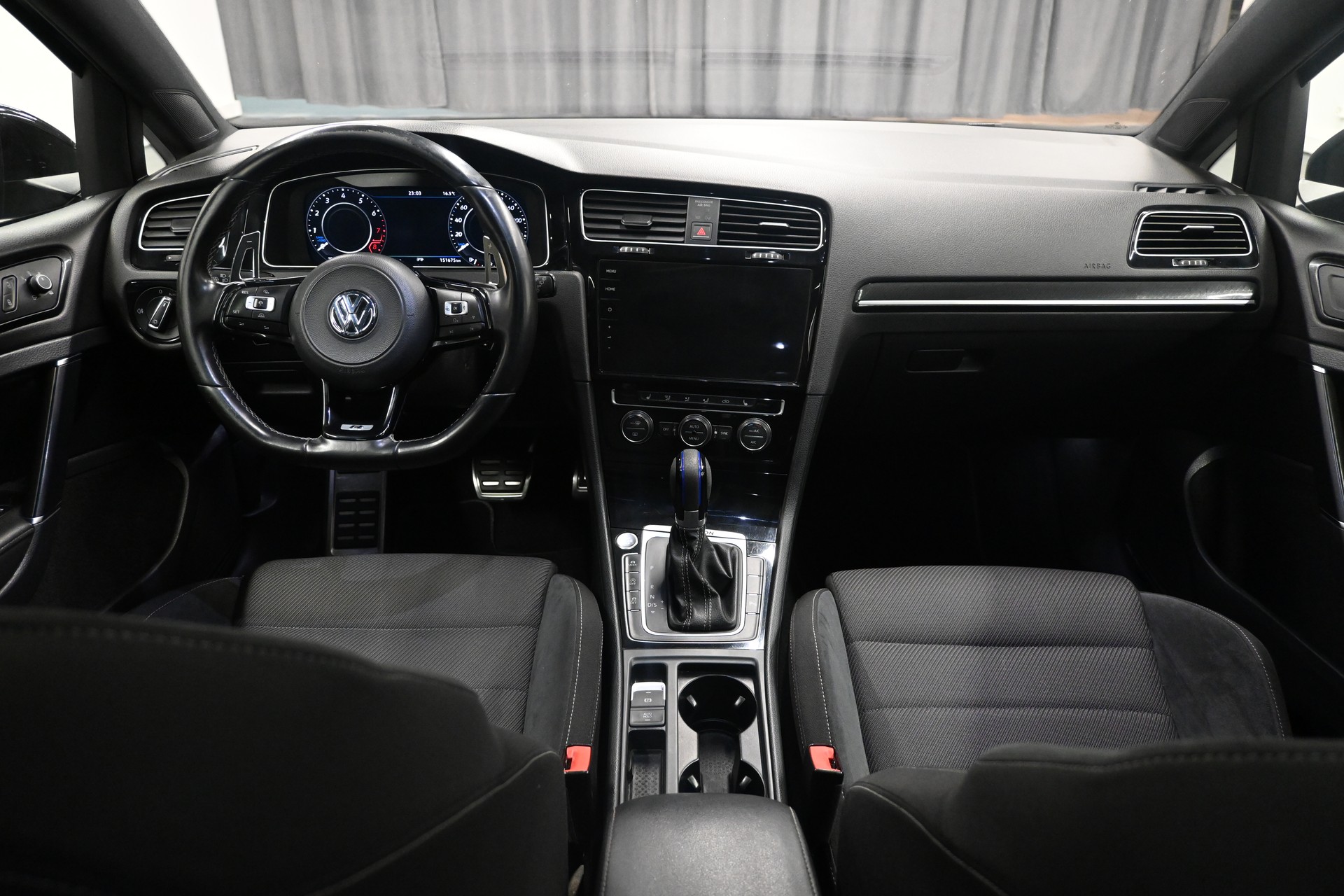 VW Golf 2.0 TSI R 4Motion DSG-image-7