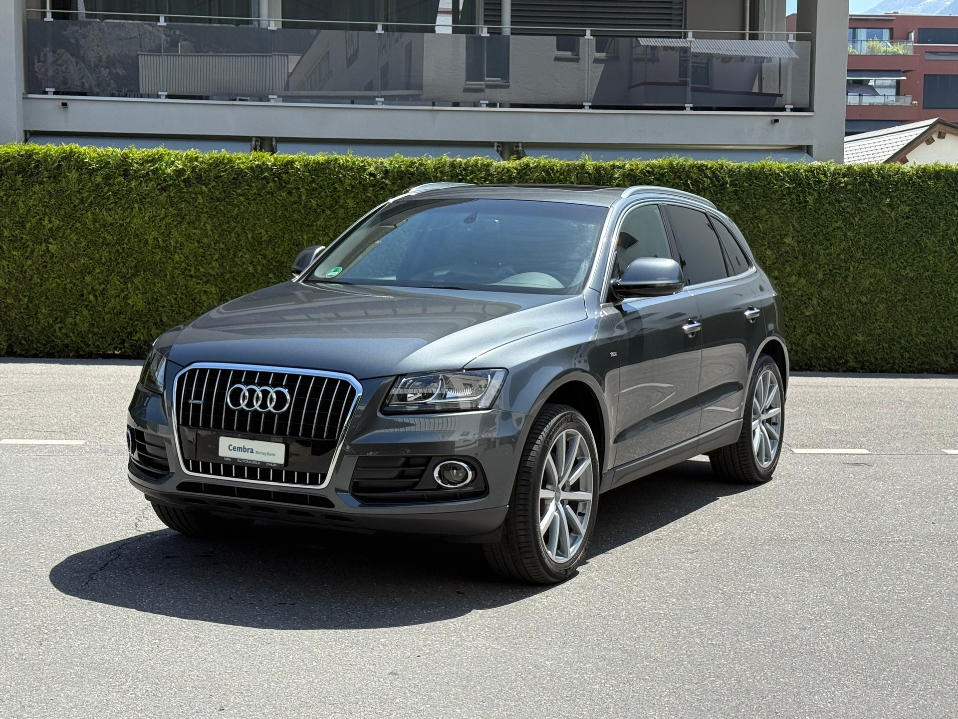 AUDI Q5 2.0 TDI quattro S-tronic S-Line Neuwertig