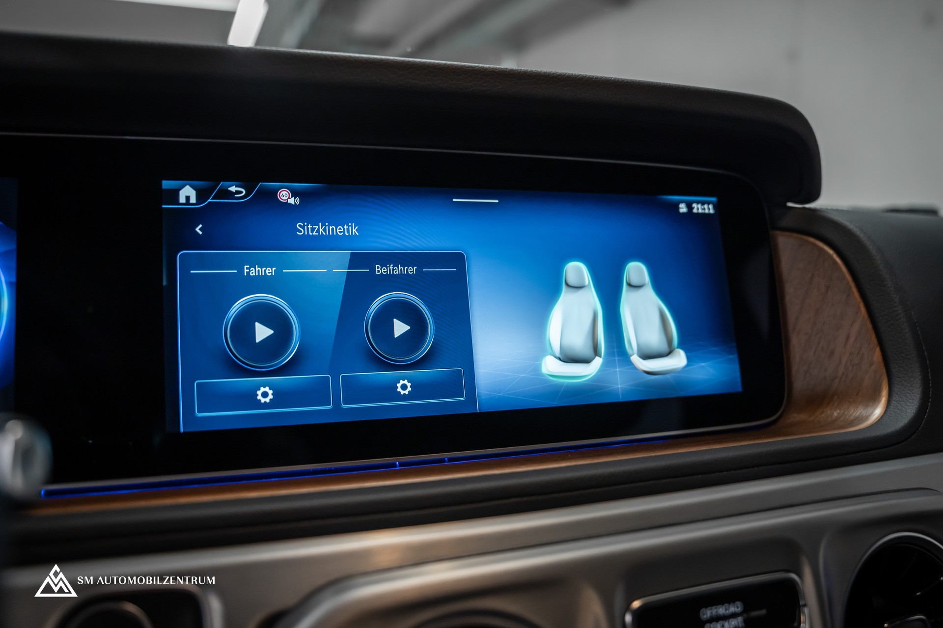 MERCEDES-BENZ G 580 / Burmester / 360° / Schiebedach-image-31