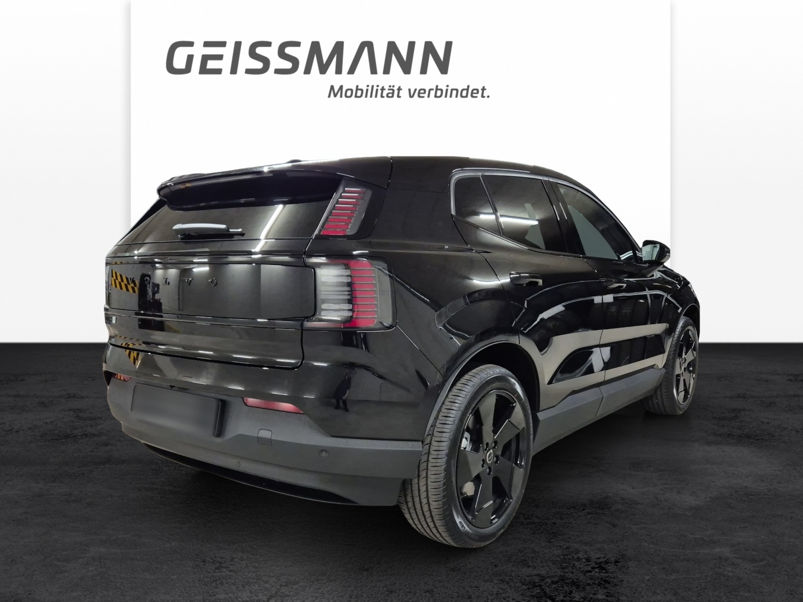 VOLVO EX30 E60 Plus Swiss Black Edition-image-6