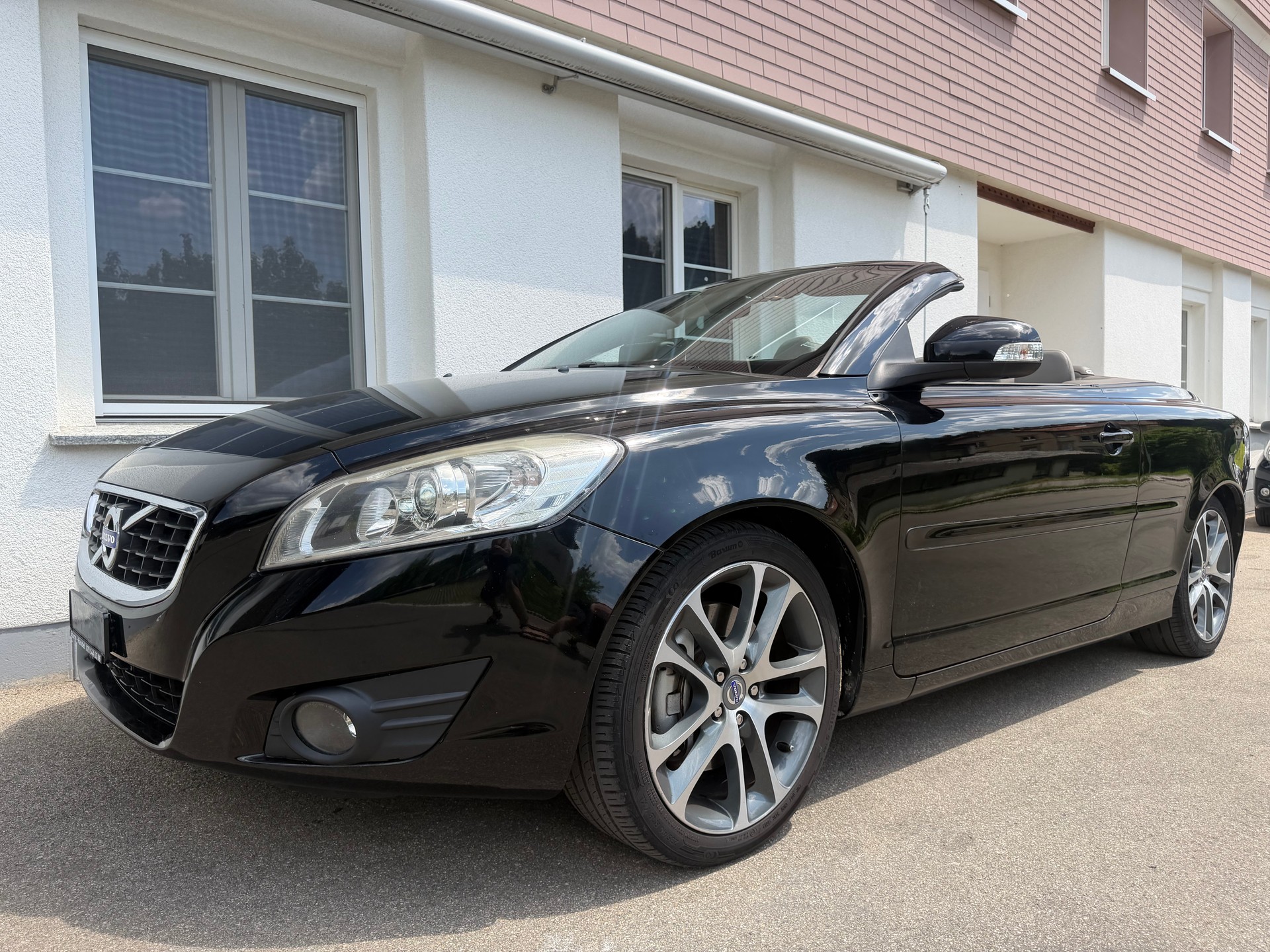VOLVO C70 2.0D Kinetic-image-0