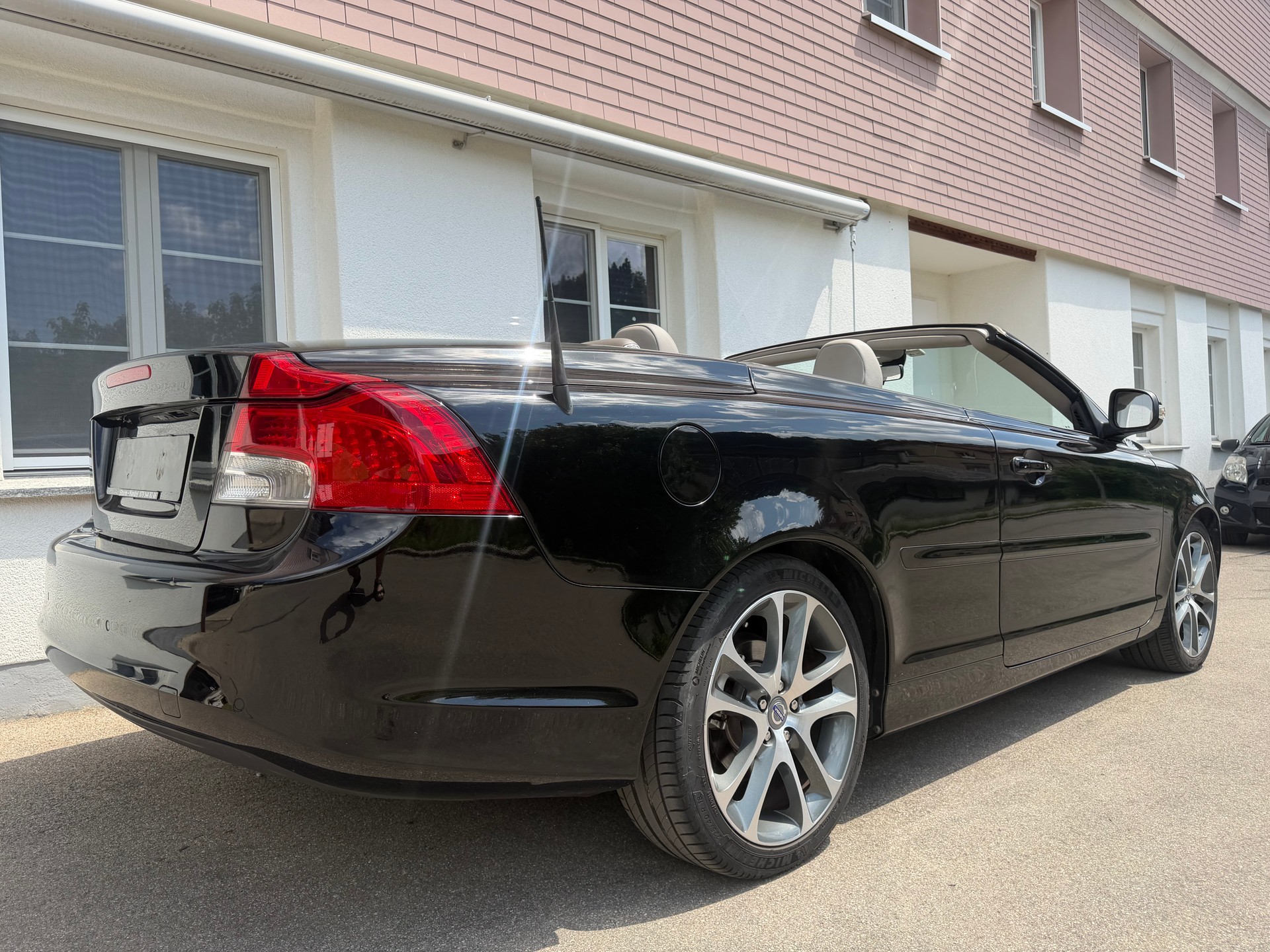 VOLVO C70 2.0D Kinetic-image-3