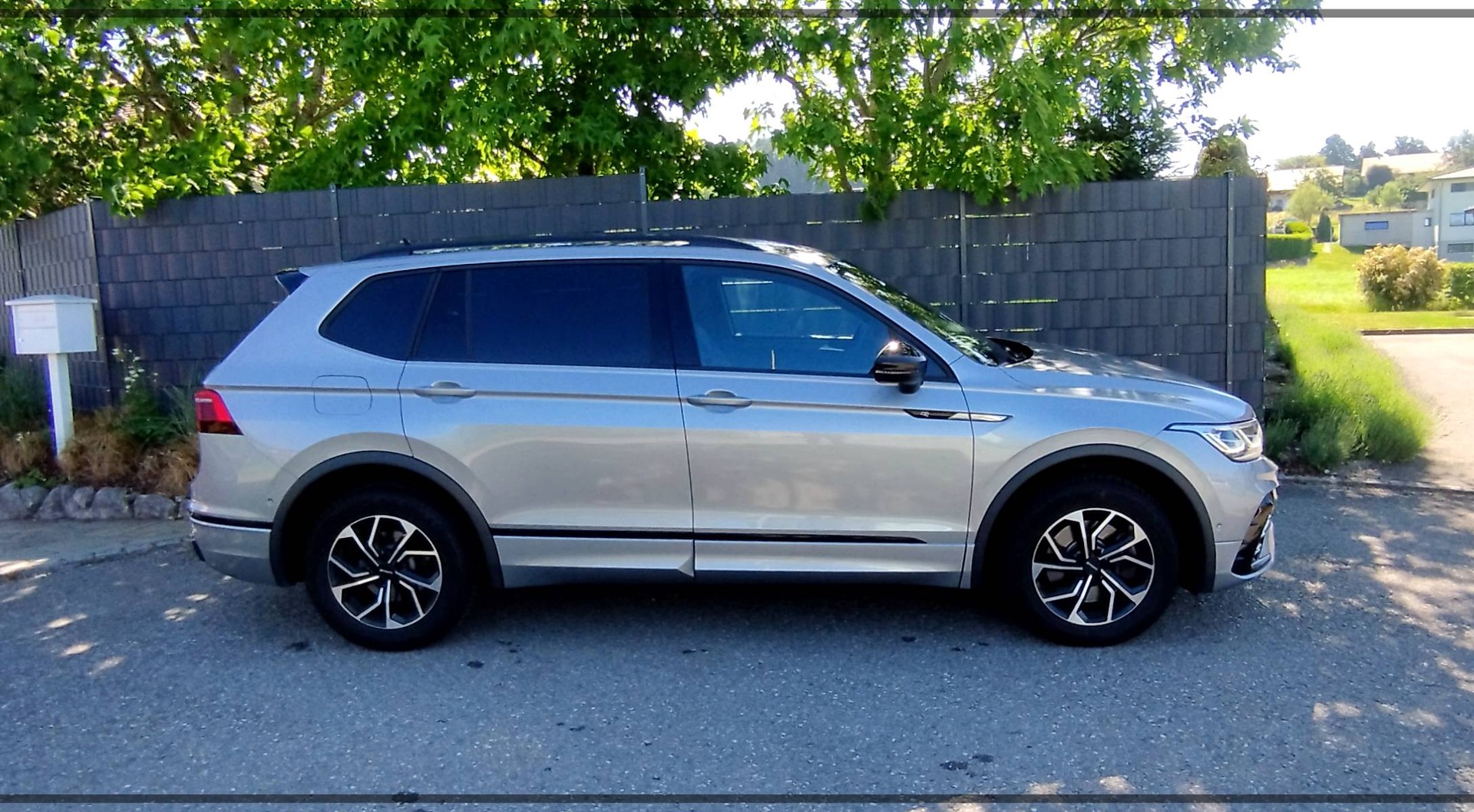 VW Tiguan Allspace 2.0TSI R-Line 4Motion DSG-image-7