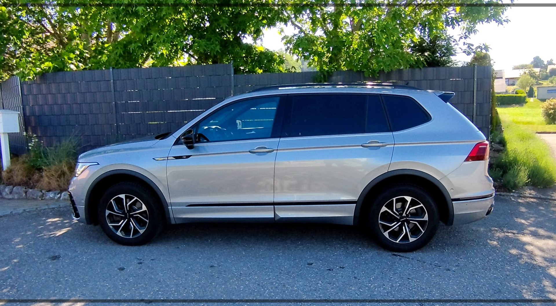 VW Tiguan Allspace 2.0TSI R-Line 4Motion DSG-image-3