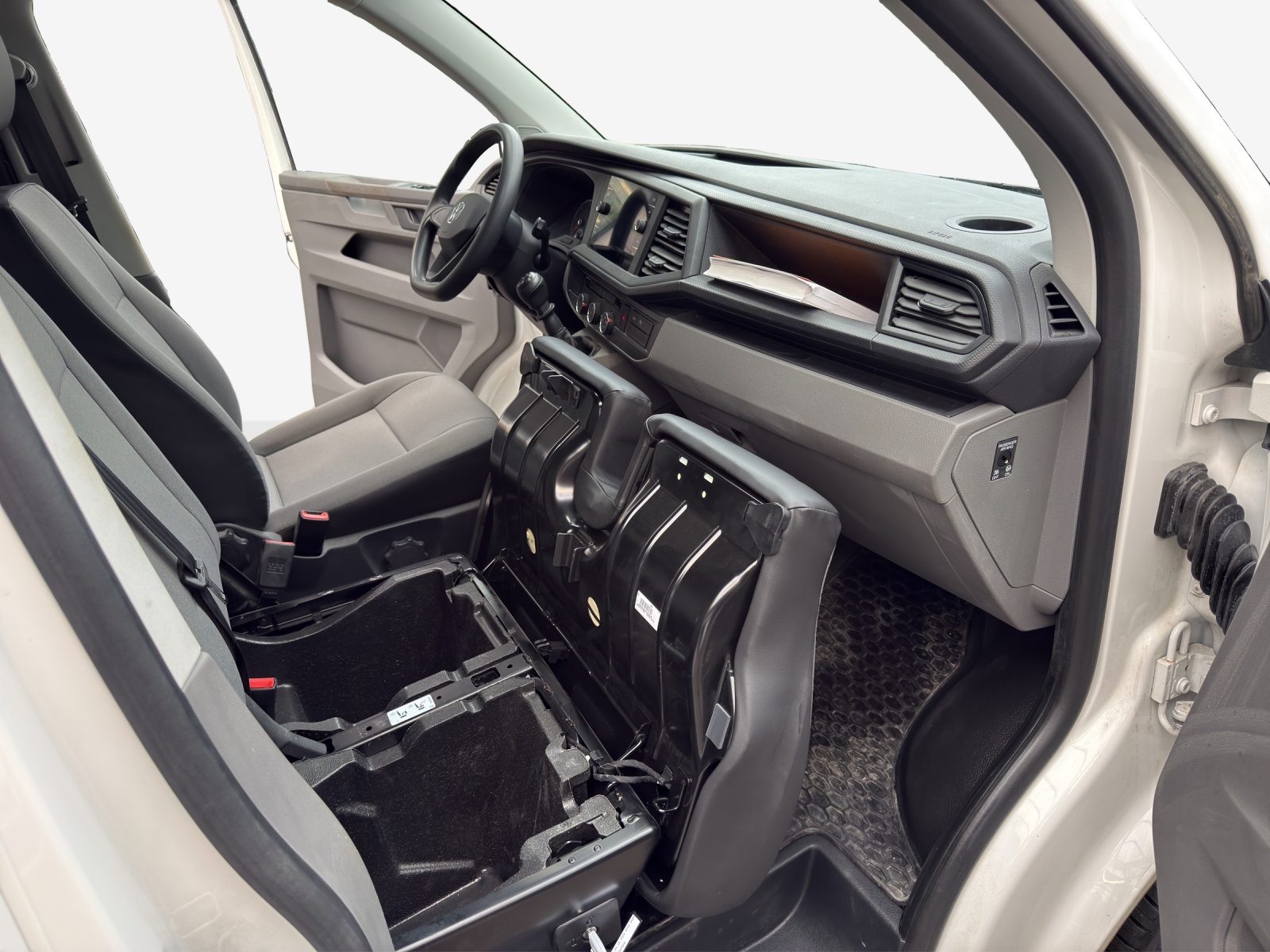 VW T6.1 2.0 TDI-image-15