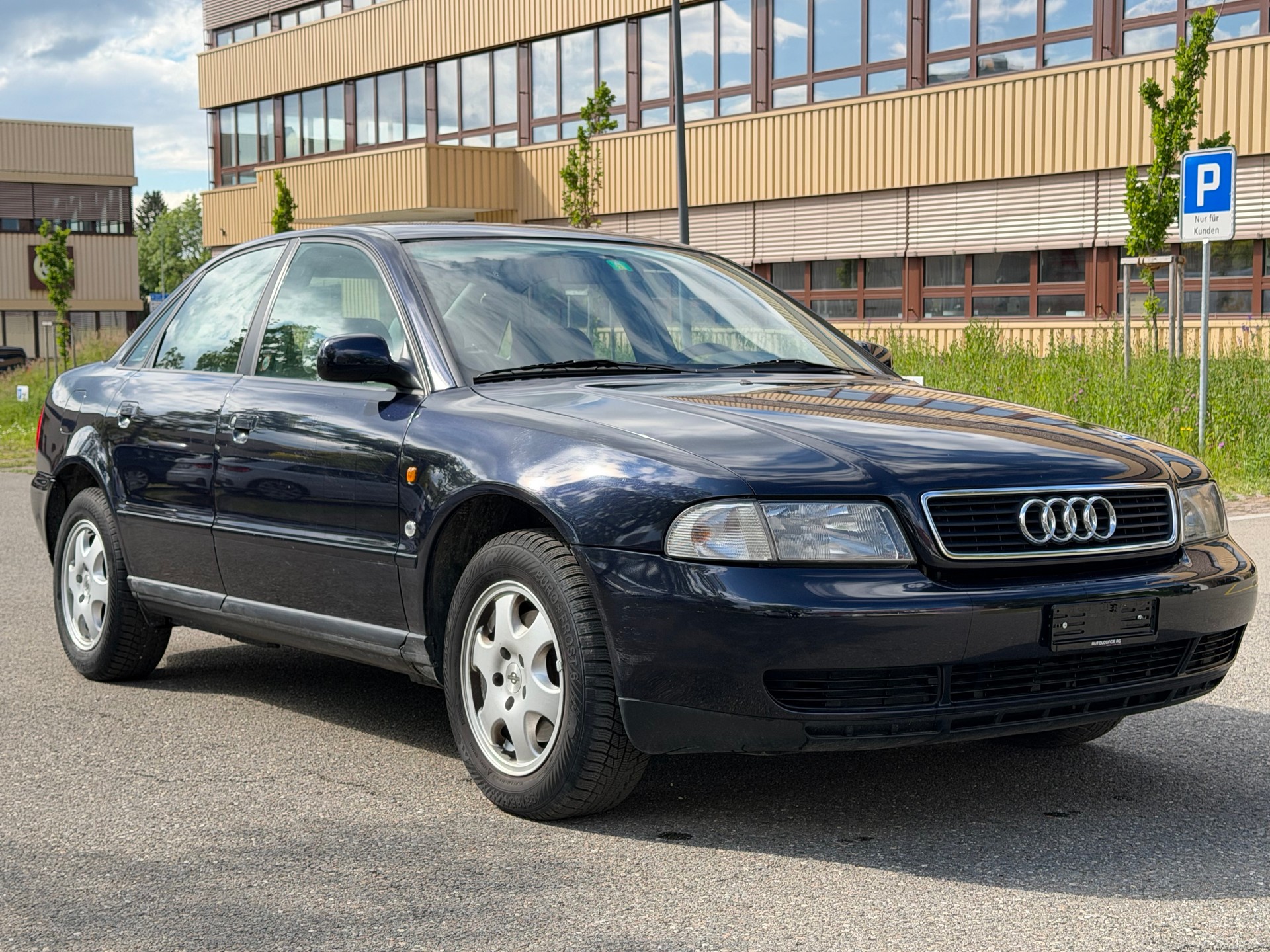AUDI A4 2.6-showroom-element-2