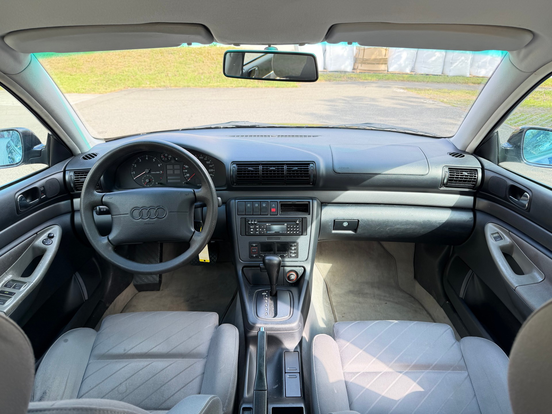 AUDI A4 2.6-image-8