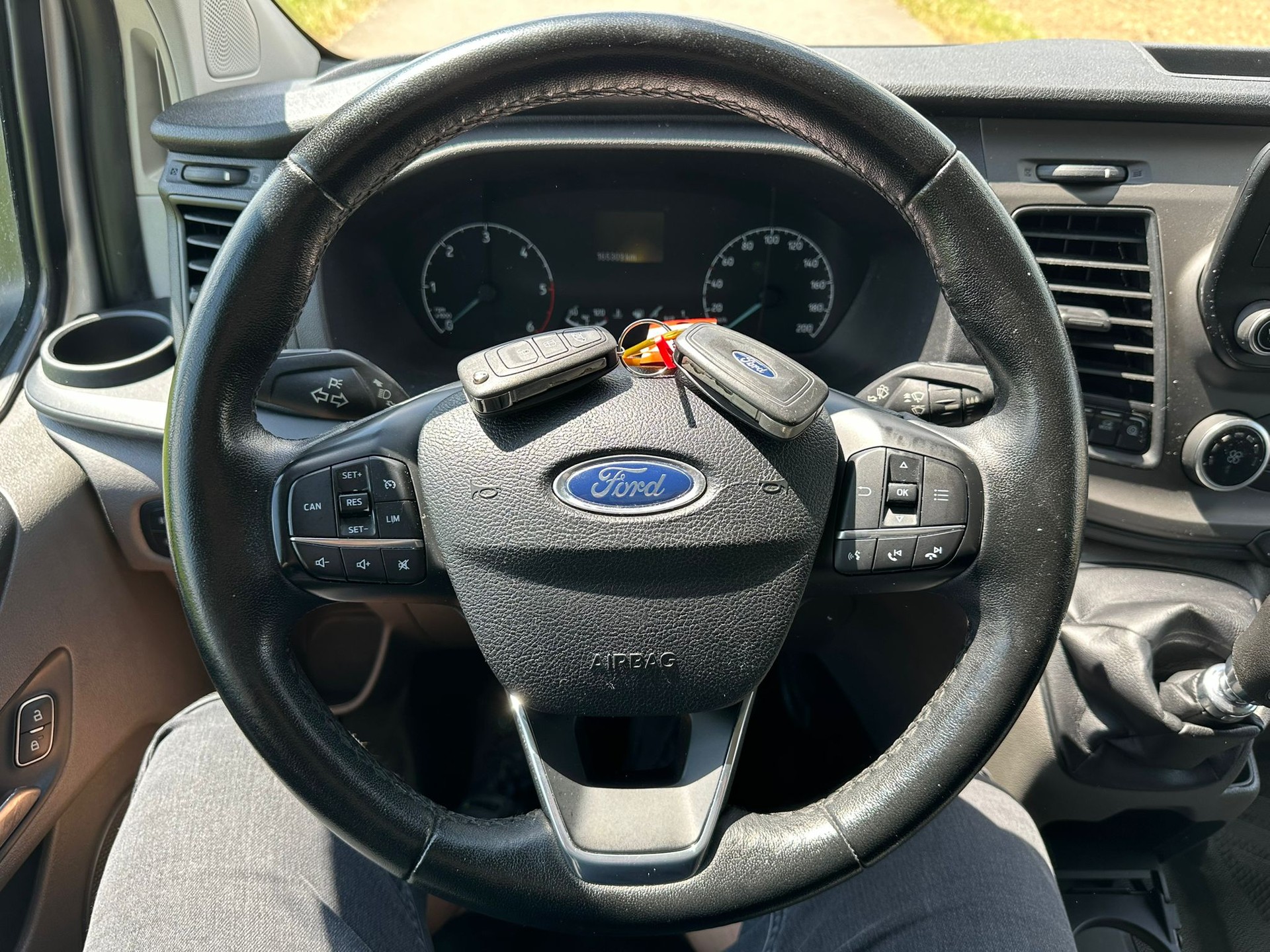 FORD Transit Custom Van 340 L2H1 Ambiente-image-15