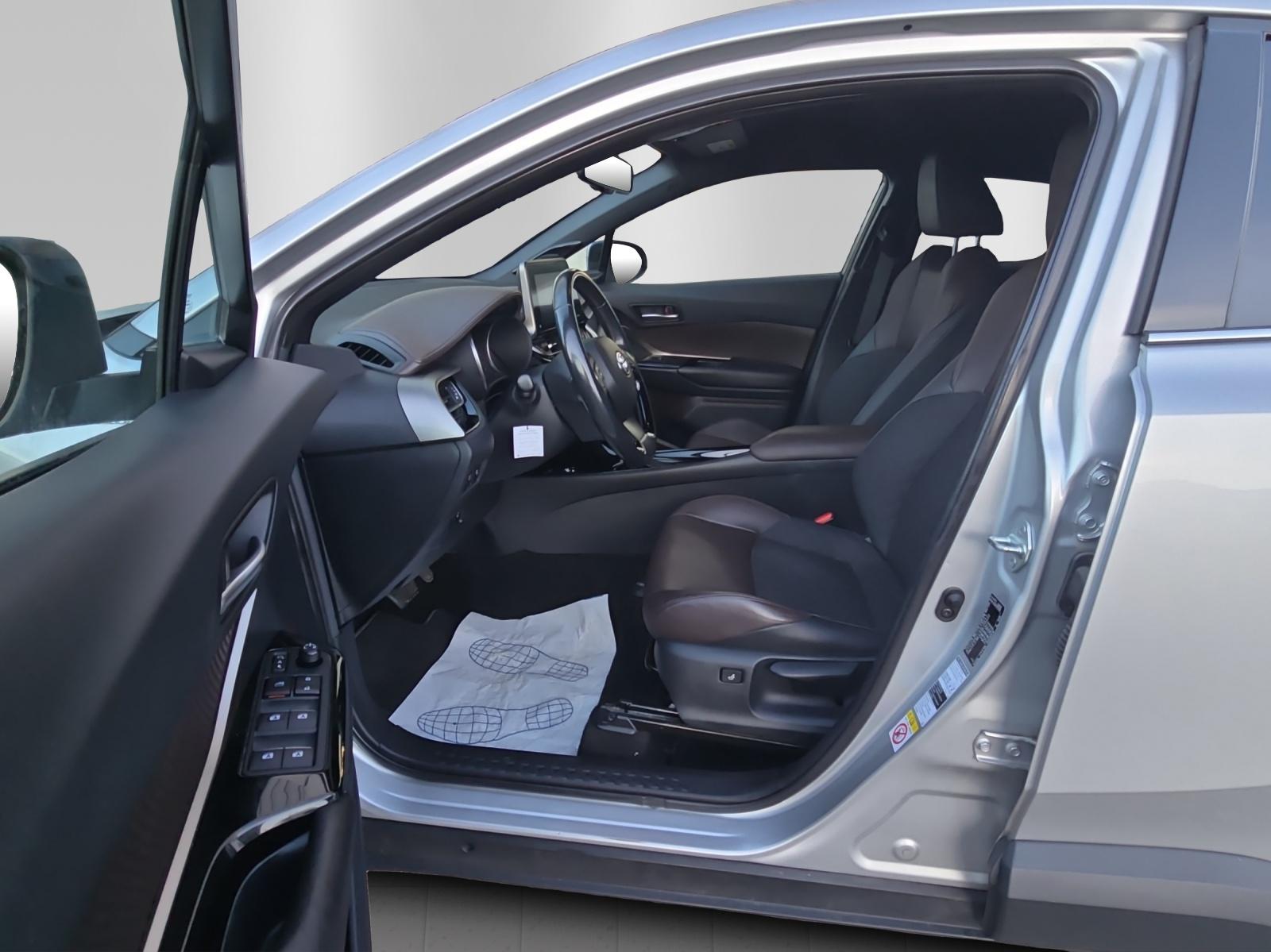 TOYOTA C-HR 1.8 VVTi HSD Premium-image-12