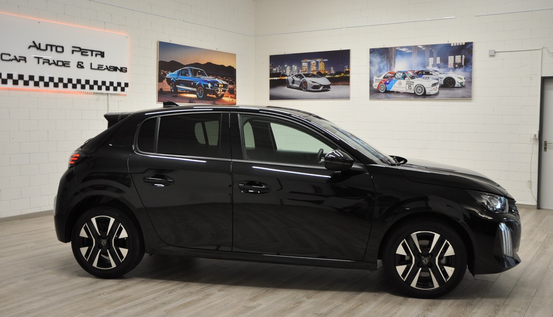 PEUGEOT 208 1.2 PureTech Allure EAT8-image-4