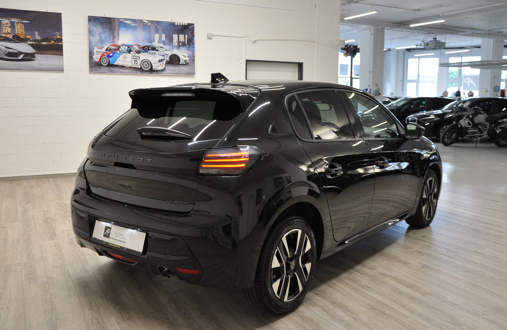 PEUGEOT 208 1.2 PureTech Allure EAT8-showroom-element-3