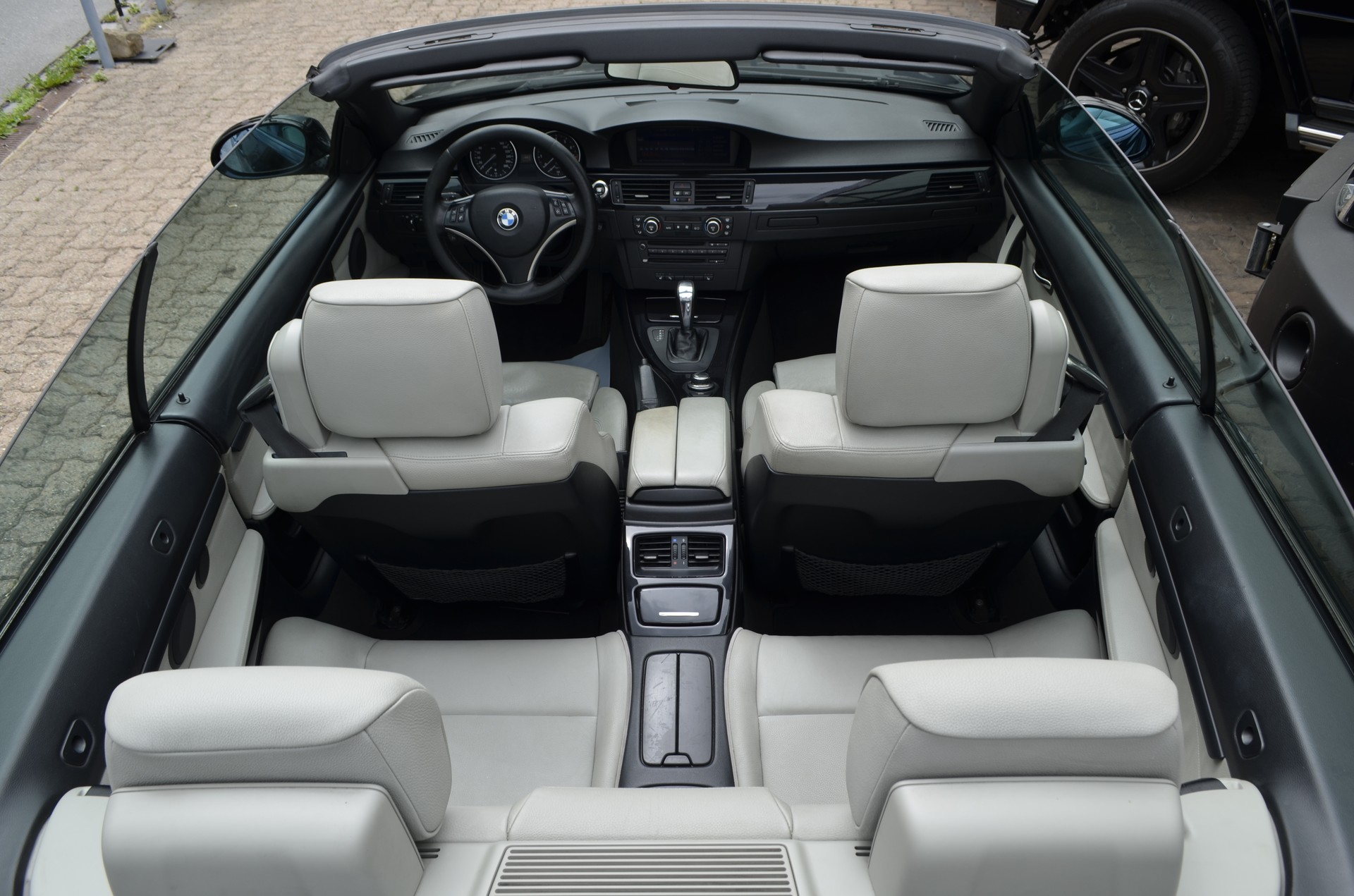 BMW 325i Cabriolet Steptronic-image-8