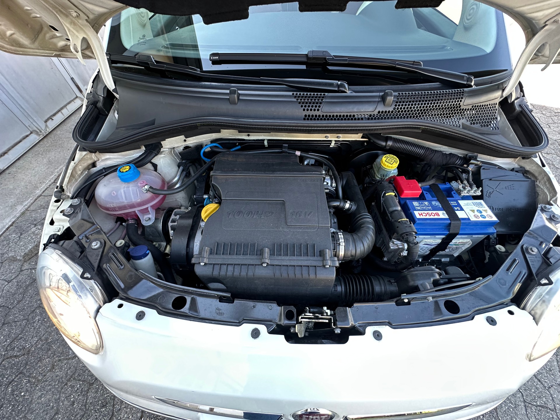 FIAT 500 1.4 16V Lounge-image-27